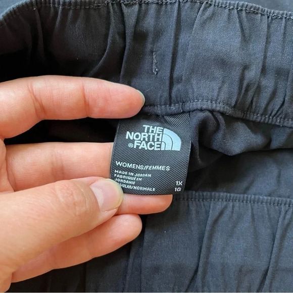 The North Face Black Shorts Drawstring Womens 1X Nylon Hiking Athletic Outdoors - Picture 3 of 8